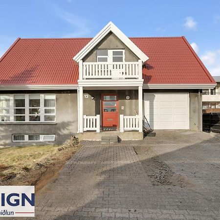 Large Apartment Close To The Centre Reykjavík Kültér fotó