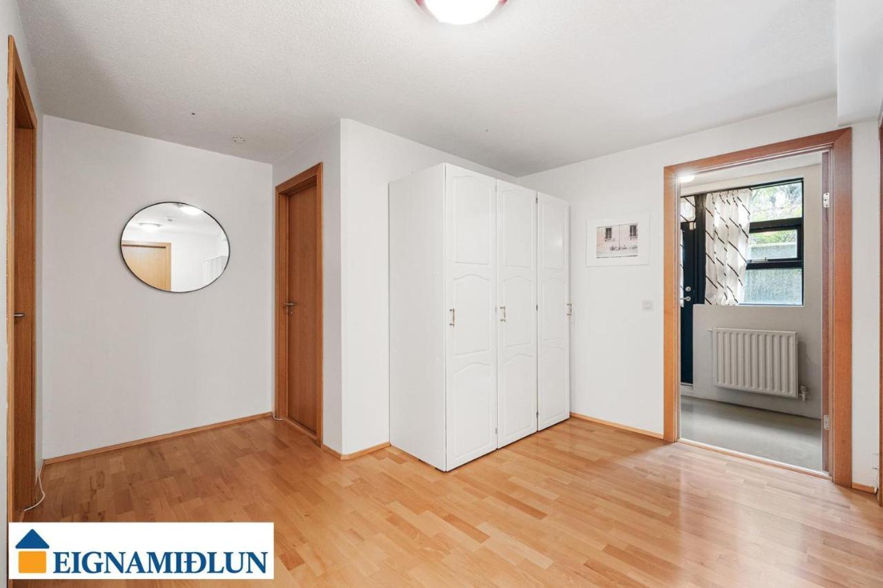 Large Apartment Close To The Centre Reykjavík Kültér fotó